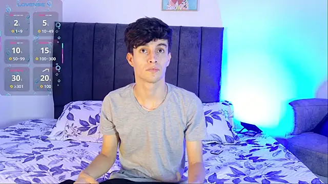axxxel_twink Adlı Modelin Canlı XXX Sohbeti