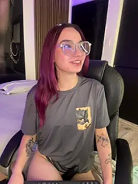 Red_kytty6 Adlı Modelin Canlı XXX Sohbeti