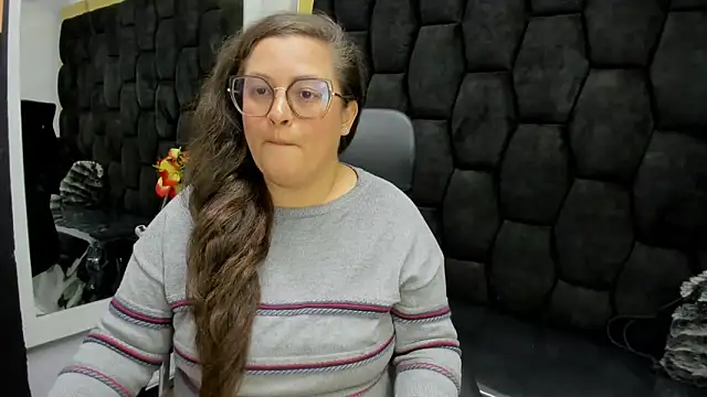 Sarah_Boobs_ élő XXX-chatje