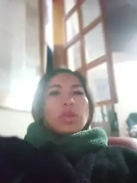 MeelFox Adlı Modelin Canlı XXX Sohbeti