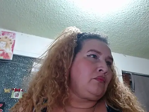Perla1981-- – Live XXX-chat