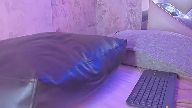 Benny_and_Mark's Live XXX Chat