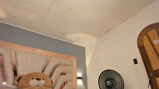 REINA_ADAHARA's Webcam Show