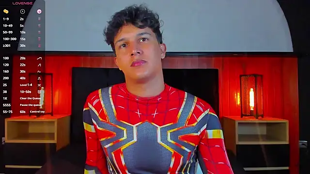 Leo_Savage_ Adlı Modelin Canlı XXX Sohbeti