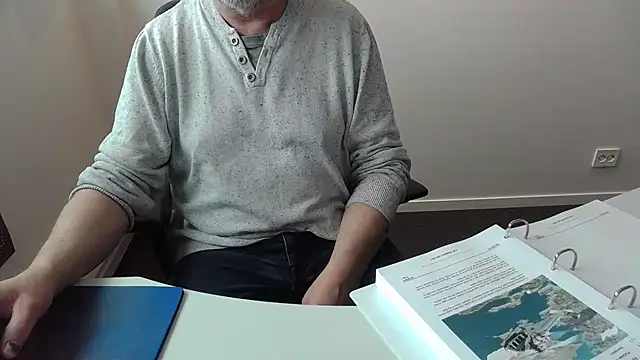 Buggemann: διαδικτυακό σόου στην κάμερα