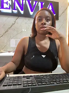 Chat +18 de Kloe_rousse01 ao vivo