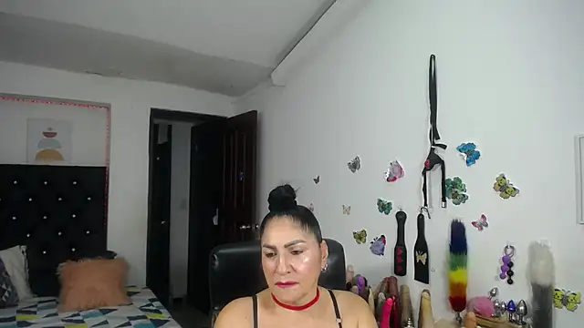 Chatroom XXX en direct de mature_bigboobs10