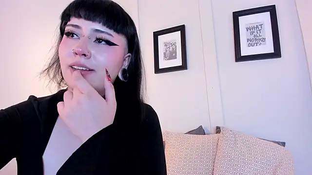 Chat +18 de annyy_catt ao vivo