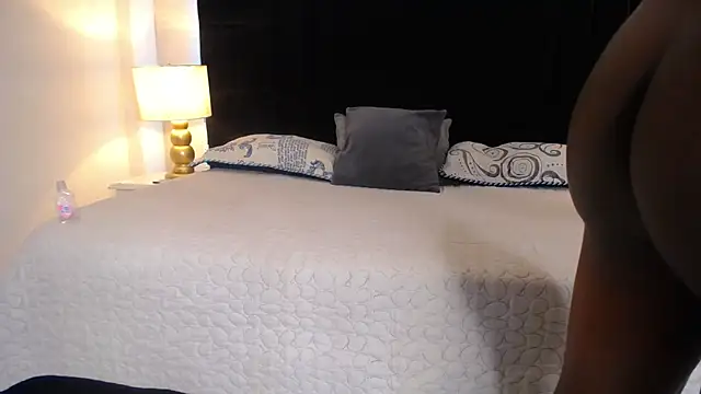 SkylerBigxxx 라이브 XXX 채팅