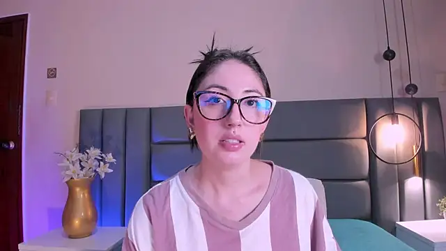 Emilywatsonn Chat XXX live