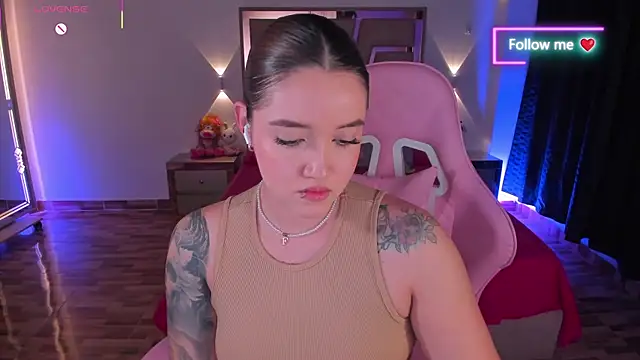 Živý XXX chat lunaarose