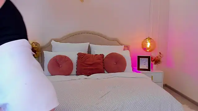 XXX chat uživo modela MonaRicci
