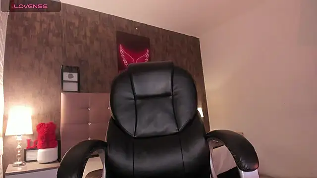 XXX chat uživo modela pink__fantasy
