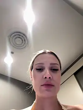 Girl-Mia Webcam Show
