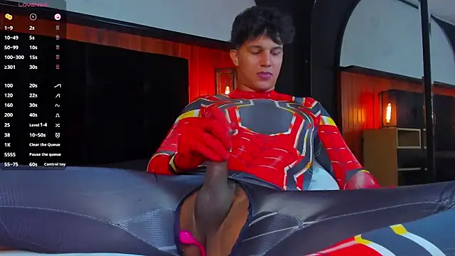 Leo_Savage_n Webbikameraesitys