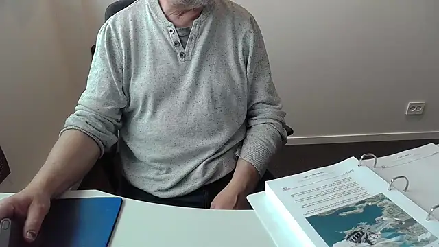 Buggemann Chat XXX live