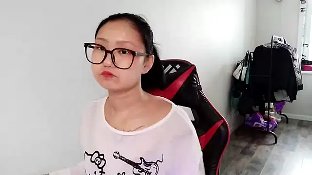 Živý XXX chat AdelineCanup
