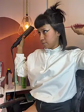 Онлайн чат XXX Valkiriia_wiine