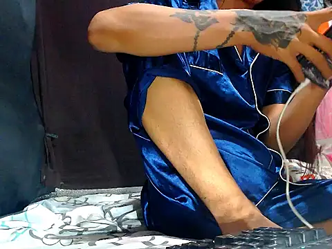 AwesomeMistress_Bigcock 网络视讯表演