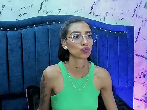 KarlaSlutSkinny__ লাইভ XXX চ্যাট