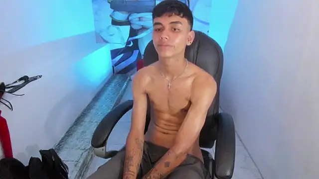 Tyger_Boyy লাইভ XXX চ্যাট