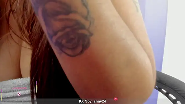 anny_rouse24 élő XXX-chatje