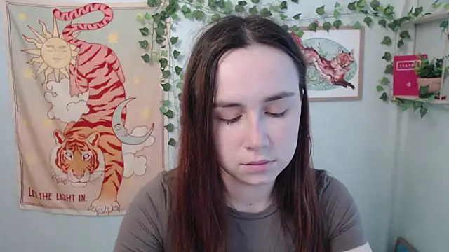 VeryVeryVeryShy_ Show in webcam