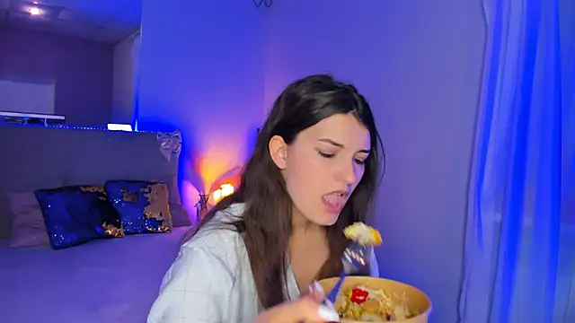 Laura_Leee Adlı Modelin Canlı XXX Sohbeti