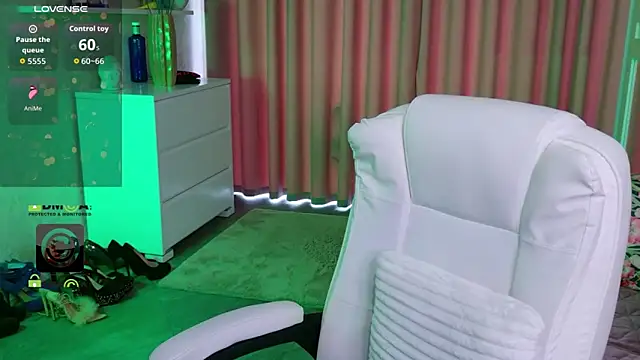 KellyKleine – Naživo XXX chat