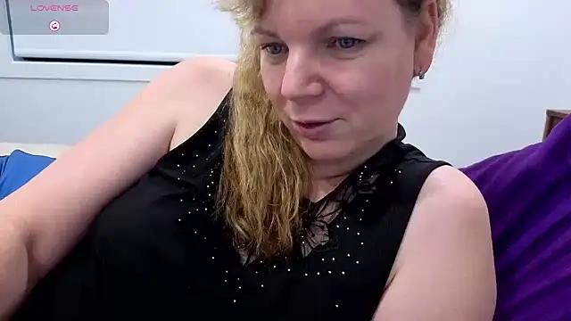l4dyc4pricorn76 élő XXX-chatje
