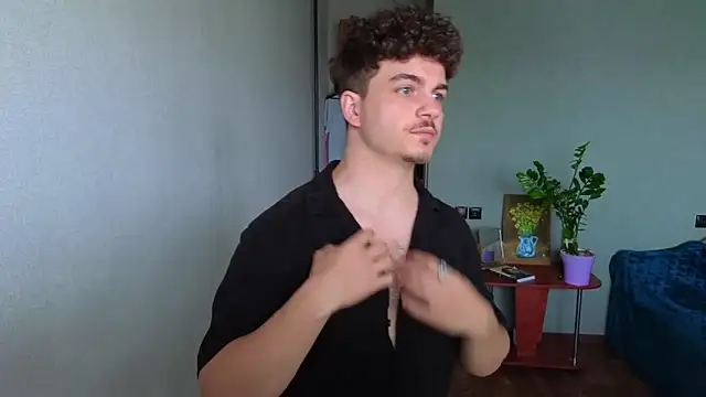 XXX chat uživo modela Remy_Miles