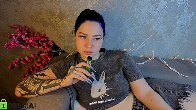 צ'אט XXX בשידור חי של honey_cherrry