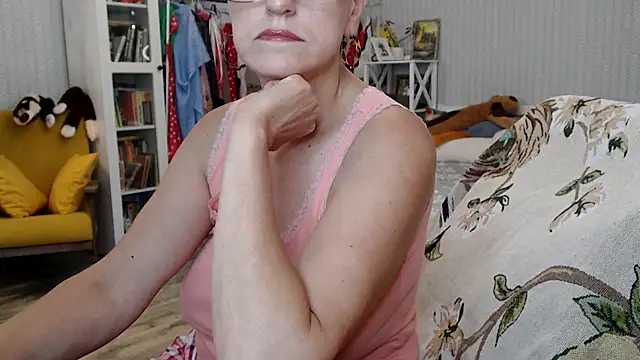 Chat +18 de BloomingAllure ao vivo