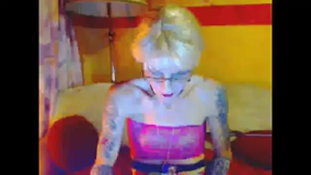 cuxladyboy Adlı Modelin Web Kamerası Şovu