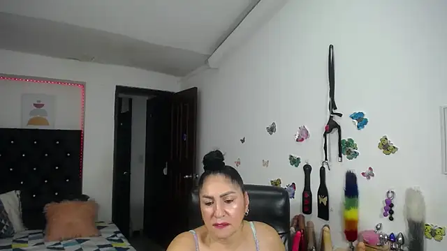 Chatroom XXX en direct de mature_bigboobs10
