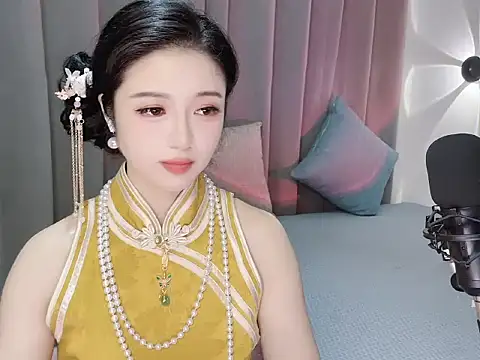 Momo-Wow Pertunjukan Webcam