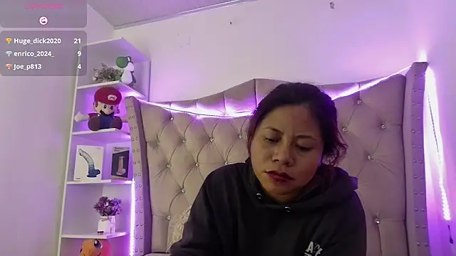 Madi_cutee Show in webcam