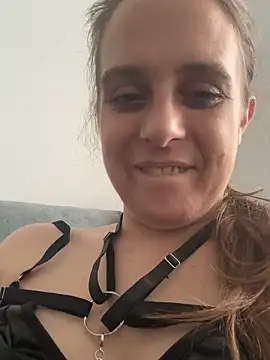 Chantalee Adlı Modelin Canlı XXX Sohbeti