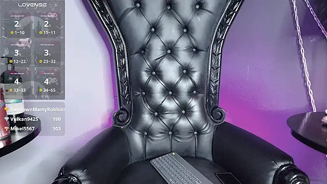 Navier__ élő XXX-chatje