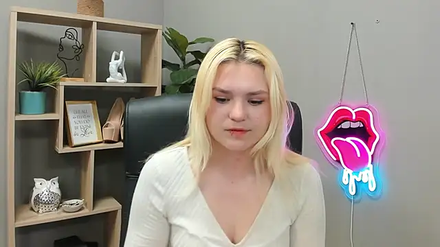 SweetLilyxo: онлайн-секс-чат