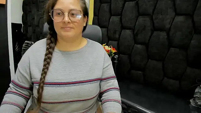 Sarah_Boobs_ Chat XXX in diretta