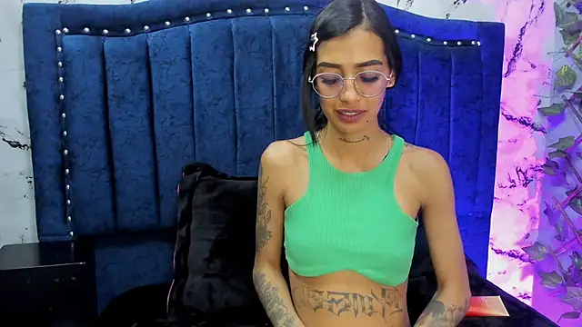 KarlaSlutSkinny__ Live XXX-Chat