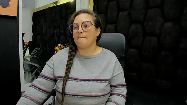 Chat +18 de Sarah_Boobs_ ao vivo