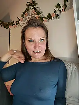 Candy_Cougar élő XXX-chatje