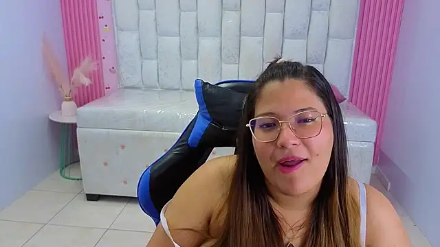 lucero_s1's Live XXX Chat