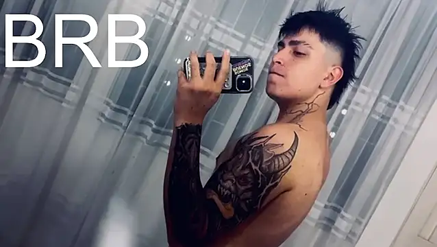 XXX chat uživo modela ThomasThundr