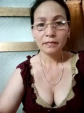 Chat +18 de Cucci07 ao vivo