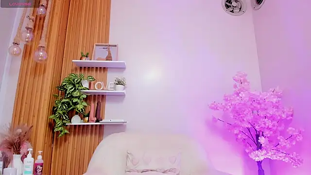 Онлайн чат XXX _AdharaSkinny