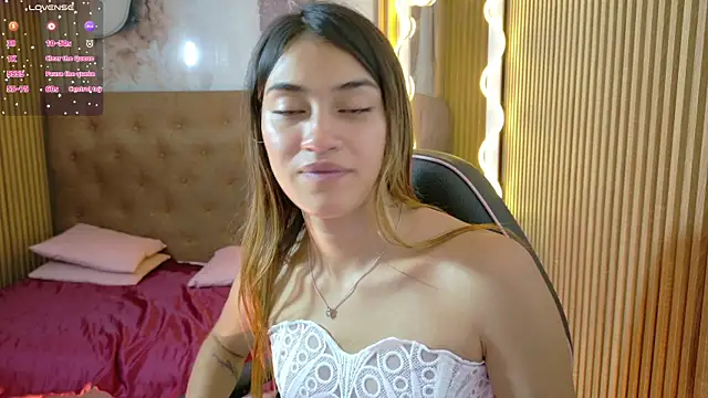 צ'אט XXX בשידור חי  של Jenner_tay