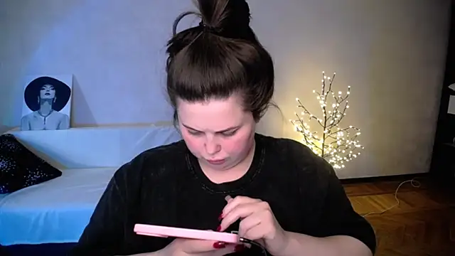 Emily_Mo: онлайн-секс-чат